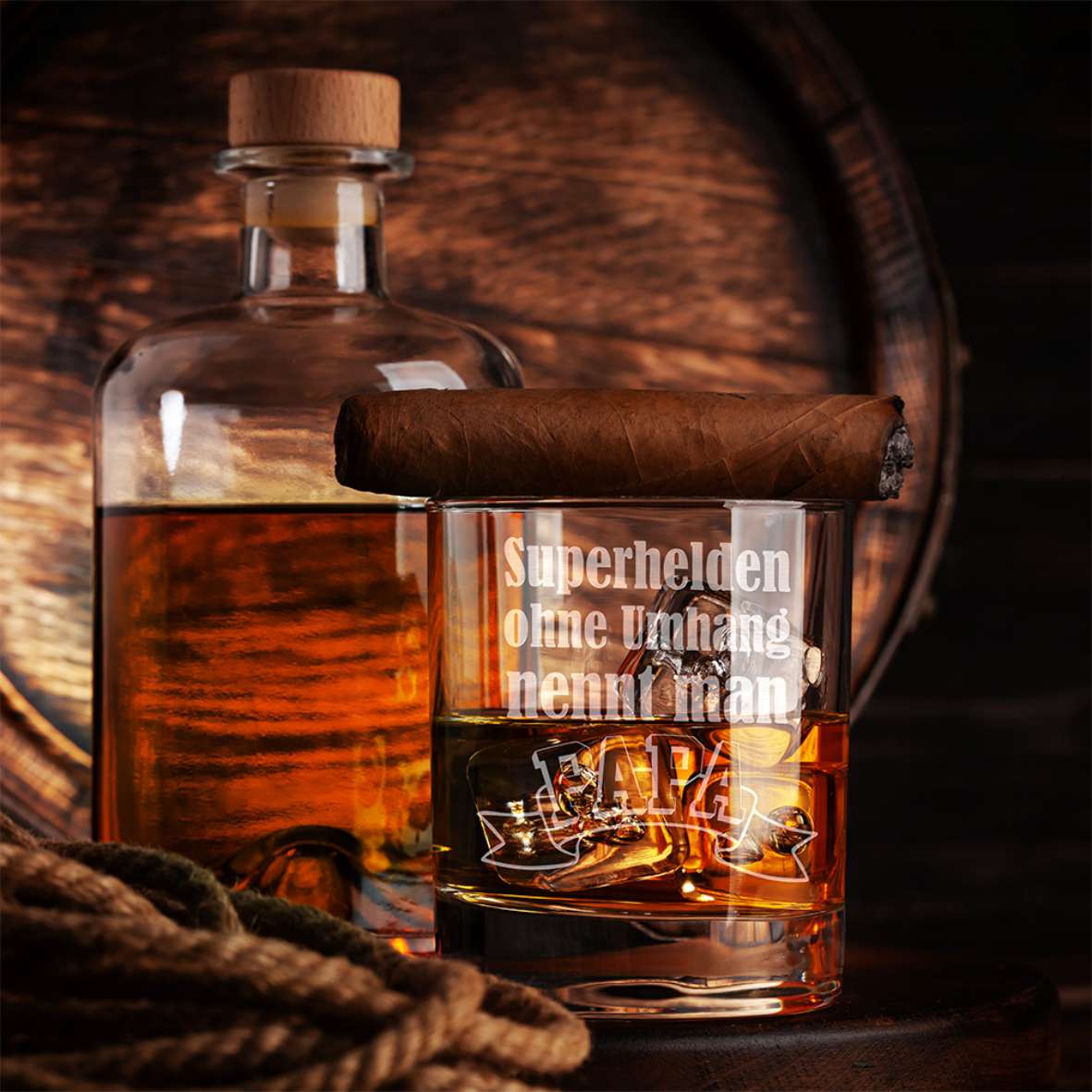 Personalisiertes Whiskey Glas "Superhelden ohne Umhang nennt man PAPA" - FOTOFOL