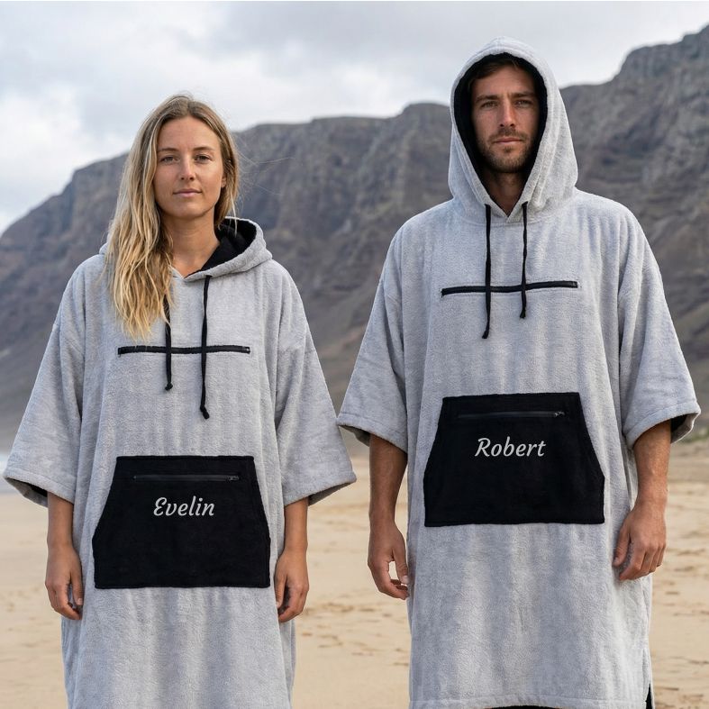 FOTOFOL - Badeponcho Unisex aus 100% Baumwolle PERSONALISIERT mit Name Kapuzen-Bademantel