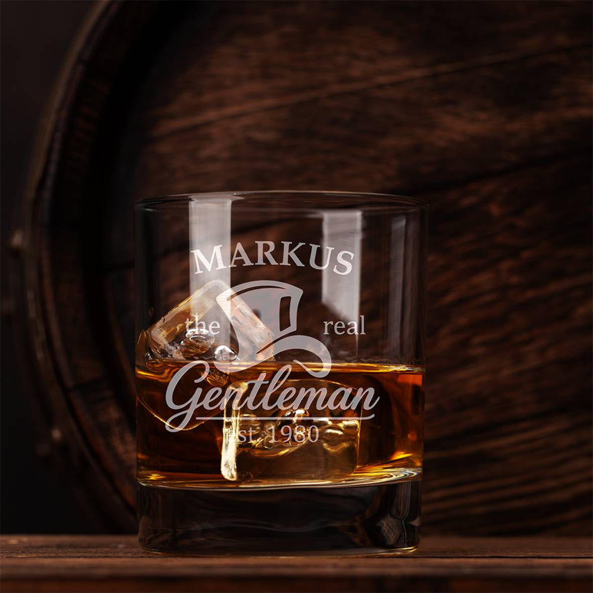 Personalisiertes Whiskey Glas "The real gentleman" mit Name und Geburtsjahr - FOTOFOL