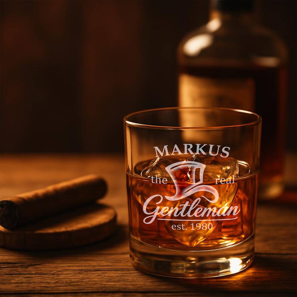 Personalisiertes Whiskey Glas "The real gentleman" mit Name und Geburtsjahr - FOTOFOL