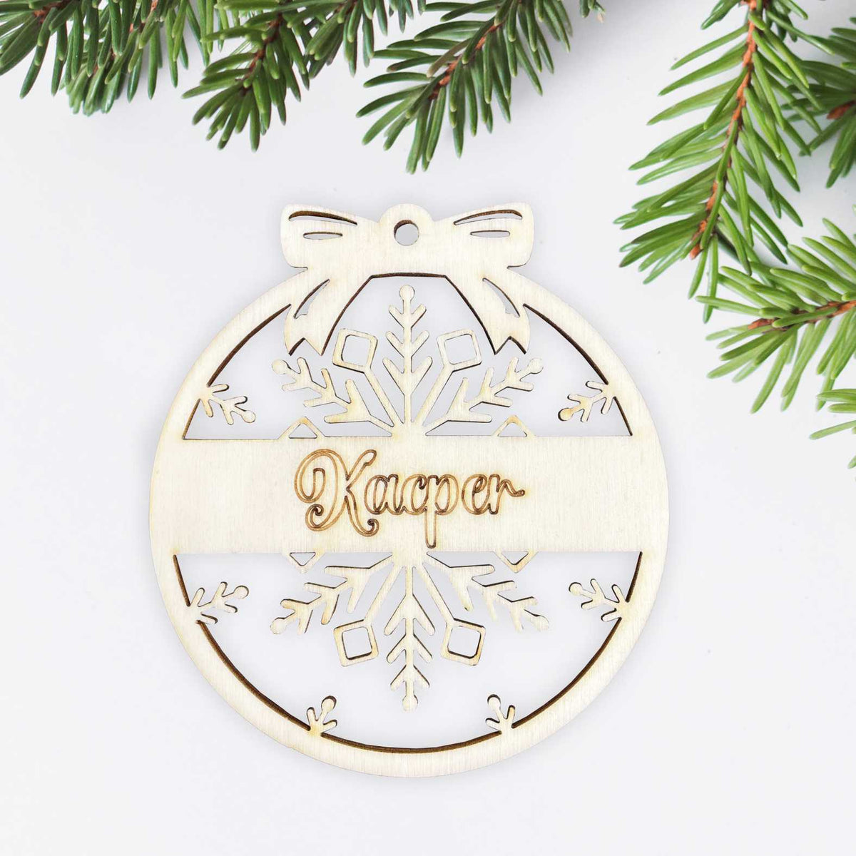FOTOFOL Personalisierte Weihnachtskugeln aus Holz | Christbaumkugeln mit Namen | Schmücken Sie Ihren Baum mit bezaubernden Weihnachtskugeln aus Holz | Gestalte deine personalisierten Weihnachtskugeln ganz einfach selbst und schaffe so eine bleibende Erinnerung