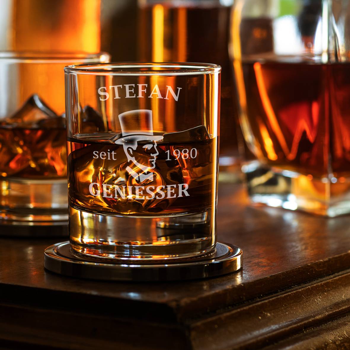 Personalisiertes Whiskey Glas "Geniesser" mit Name und Geburtsjahr - FOTOFOL