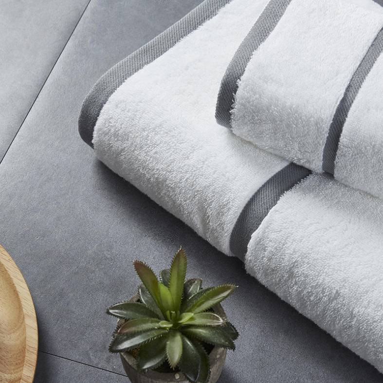 FOTOFOL - Premium Badetuchset 3-teilig PERSONALISIERT Name oder Initialen 100% Baumwolle