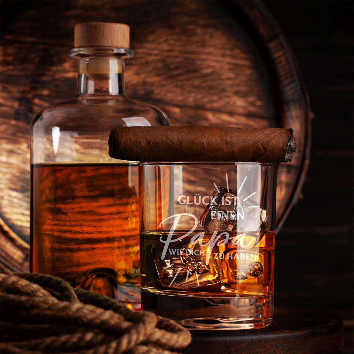 Personalisiertes Whiskey Glas "Glück ist, einen Papa wie dich zu haben" - FOTOFOL