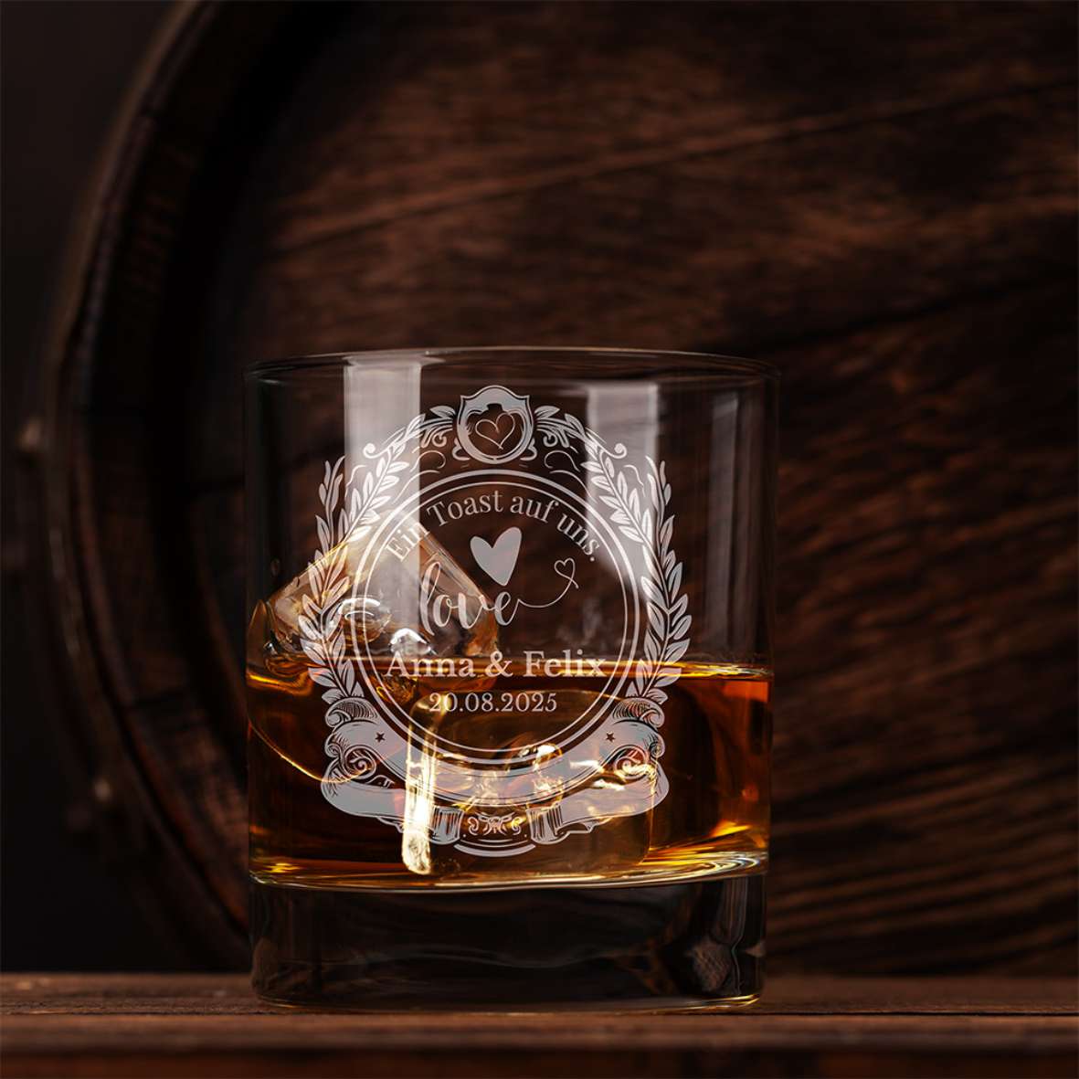 Personalisiertes Whiskey Glas "Ein Toast auf uns" - Wunschnamen und Datum - FOTOFOL