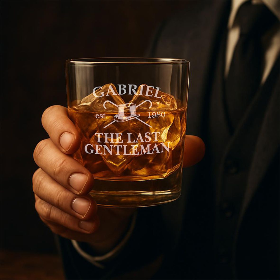 Whiskey Glas SET mit Gravur I "The last gentleman" mit Name und Geburtsjahr - FOTOFOL
