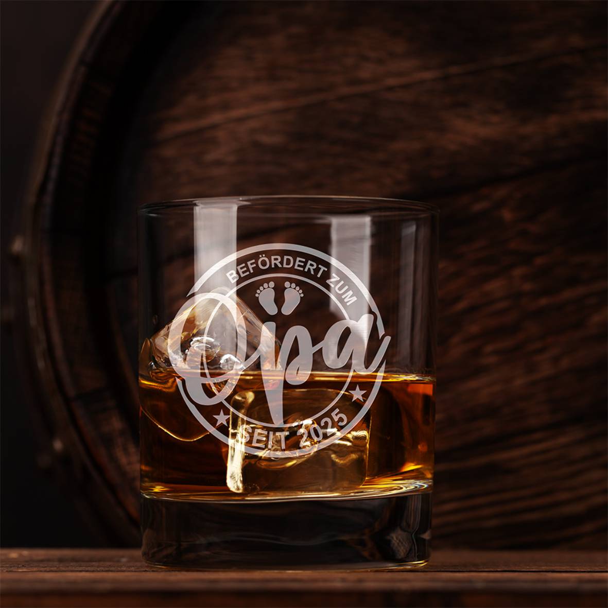Personalisiertes Whiskey Glas "Befördert zum Opa" mit Geburtsjahr - FOTOFOL
