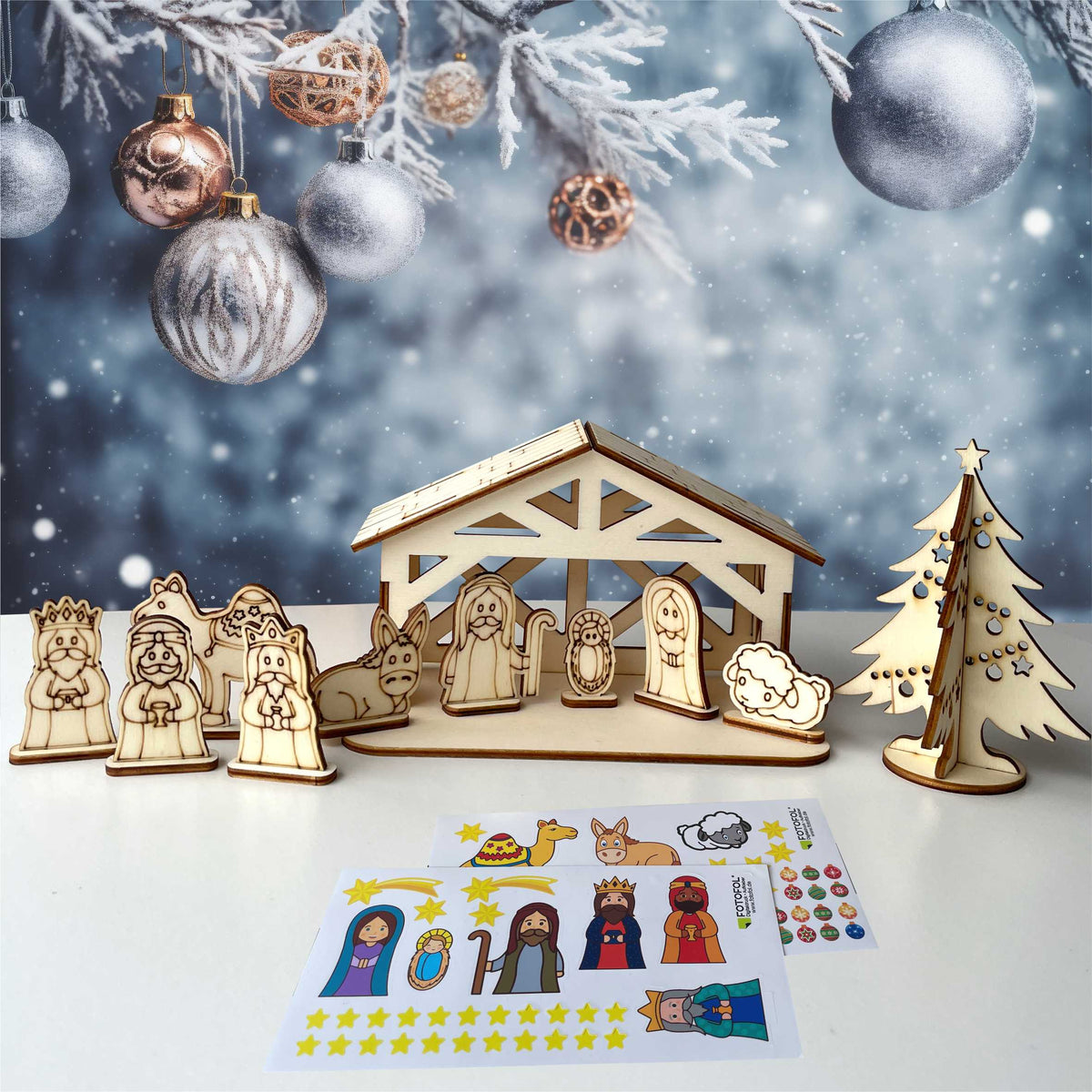 Bastelset Weihnachtskrippe aus Birkensperrholz mit Aufkleber - FOTOFOL