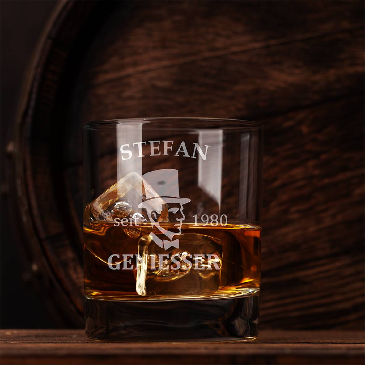 Personalisiertes Whiskey Glas "Geniesser" mit Name und Geburtsjahr - FOTOFOL